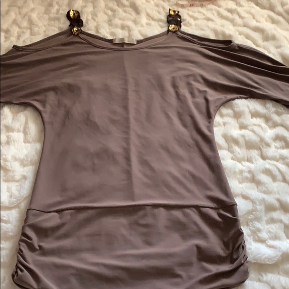 Charlotte Russe Off shoulder top - Picture 1 of 6